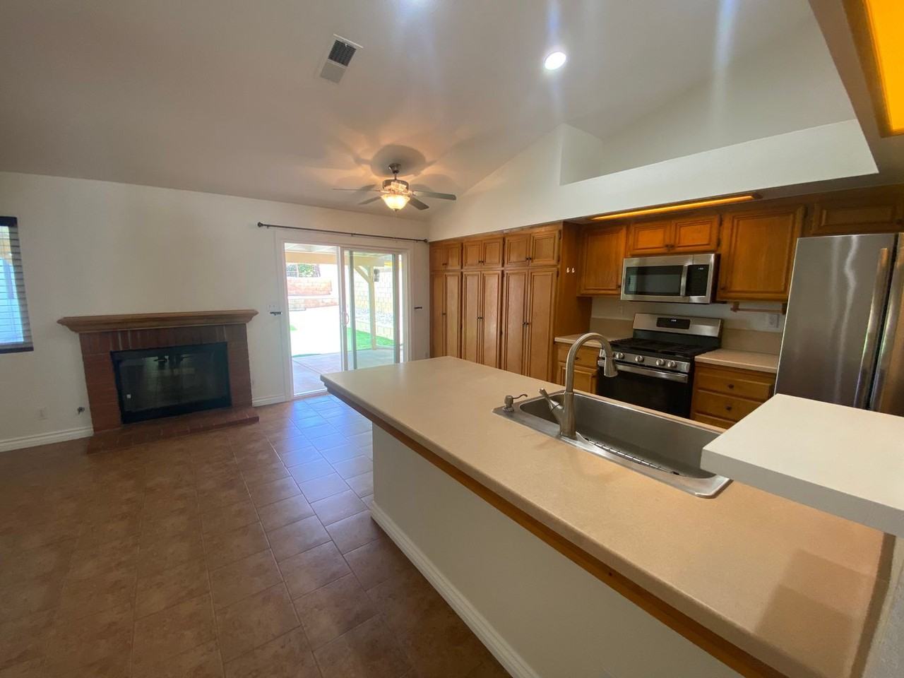 5828 W Avenue L11 - Photo 5 of 24