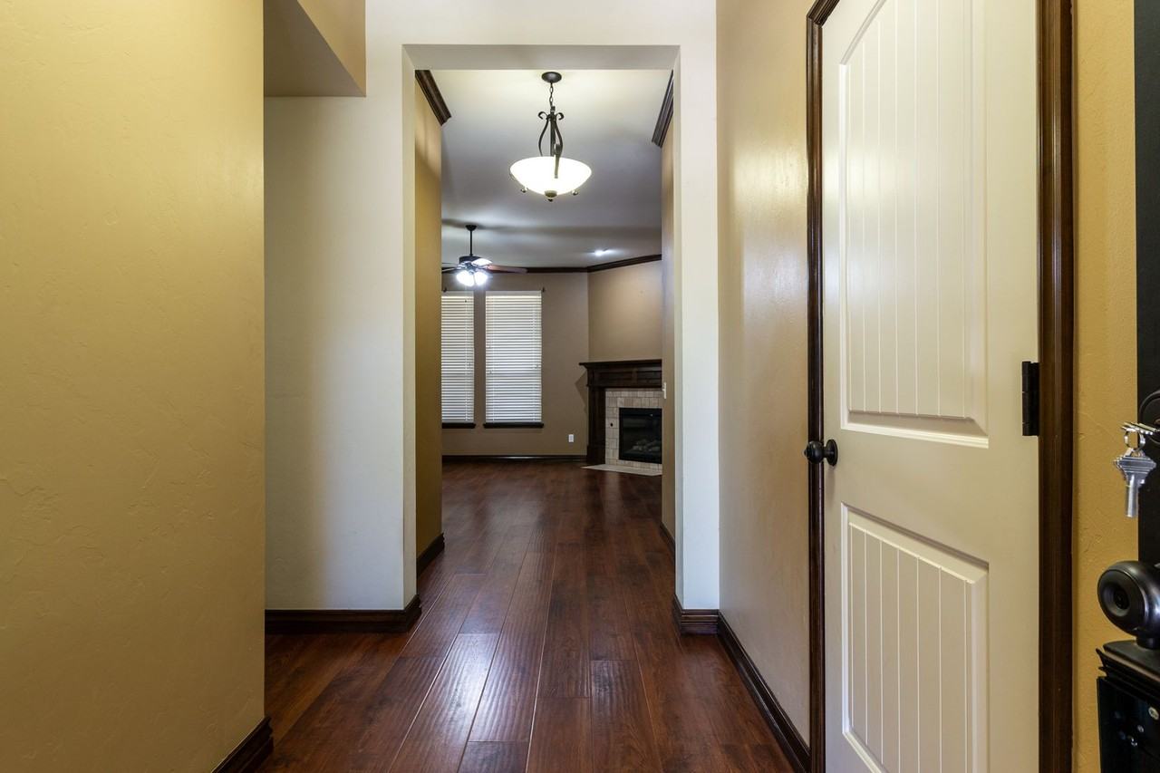 2405 Sw 138th St - Photo 2 of 25