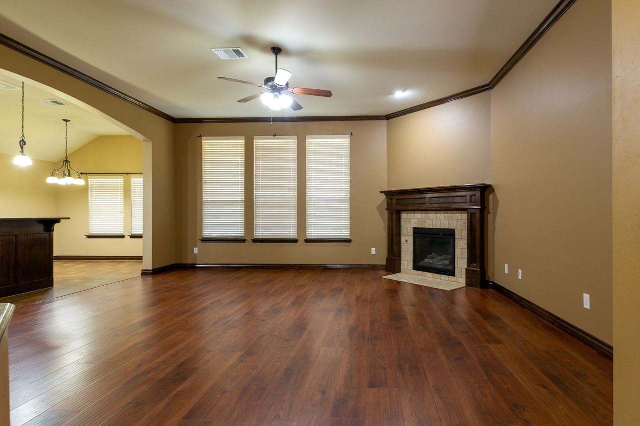 2405 Sw 138th St - Photo 3 of 25