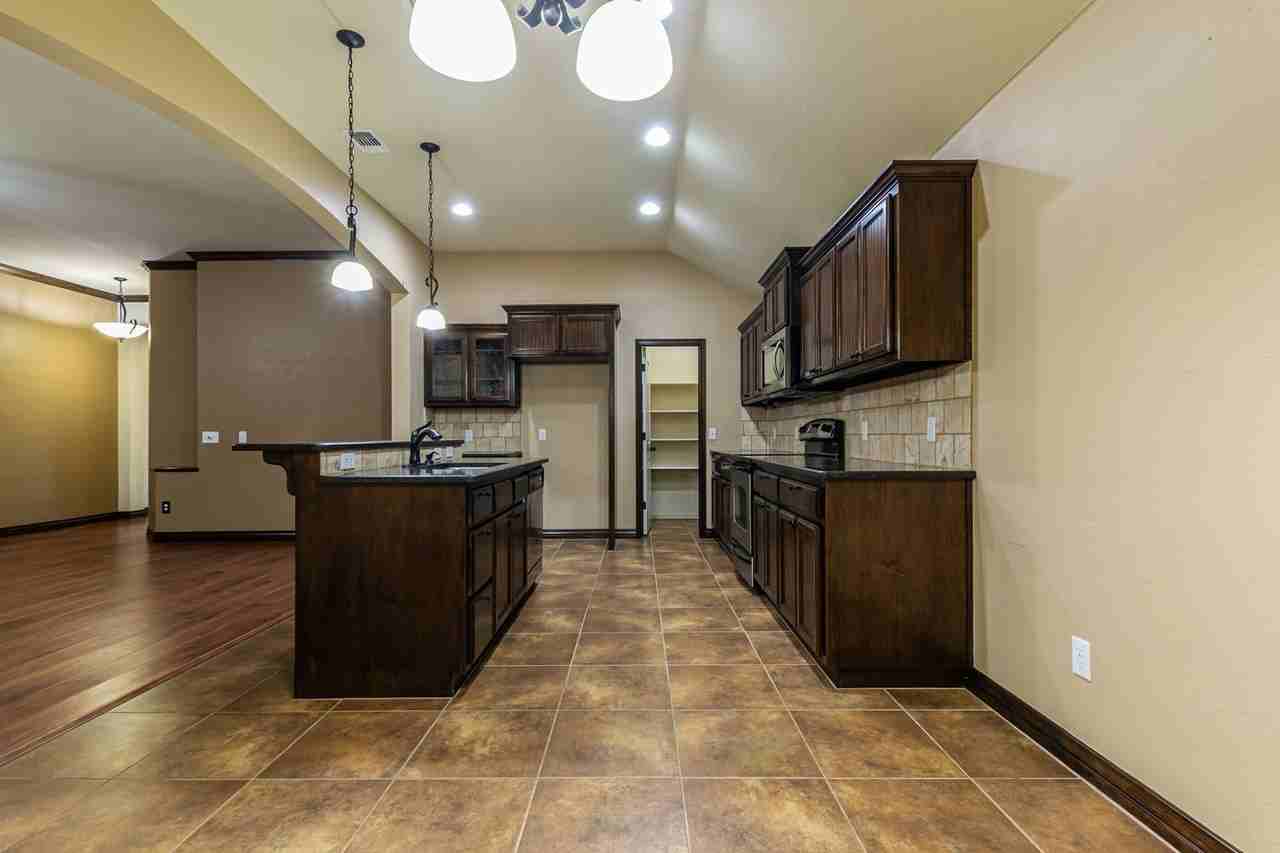 2405 Sw 138th St - Photo 7 of 25