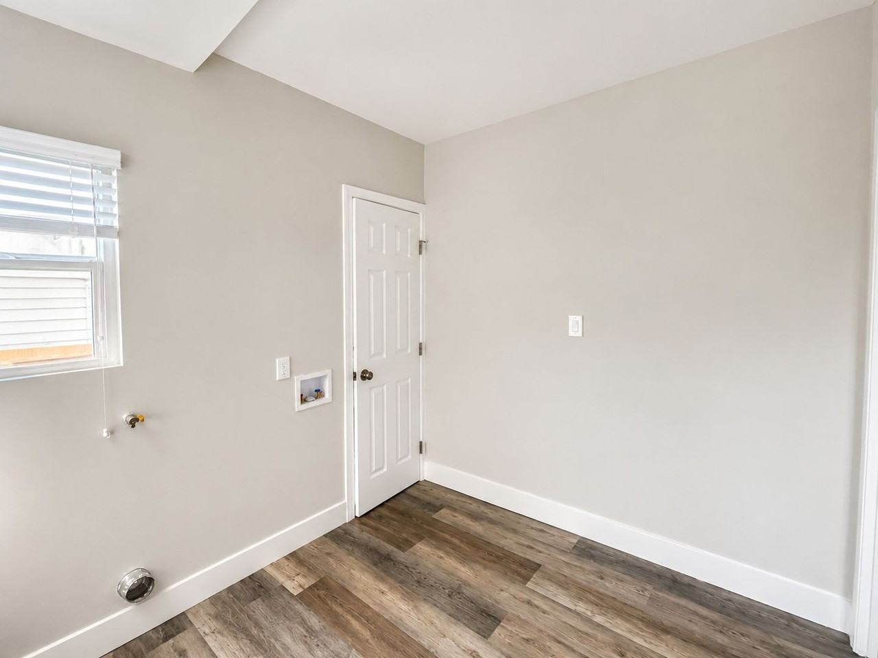 88 S Allen Ave - Photo 7 of 39
