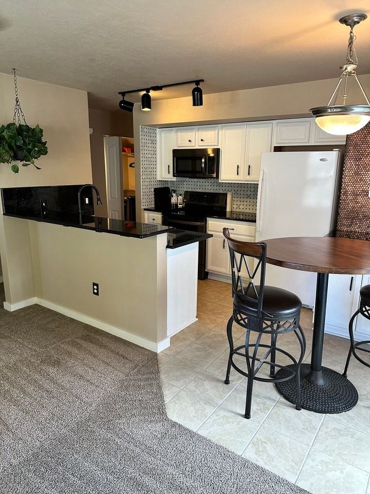 8958 W Candleston Ln - Photo 3 of 20