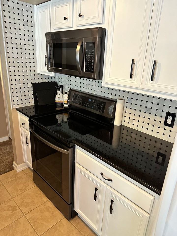 8958 W Candleston Ln - Photo 6 of 20