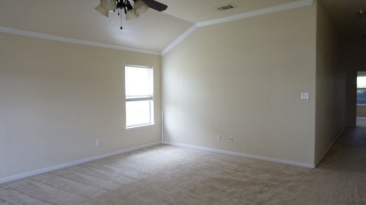 5404 Hunters Ridge Trl - Photo 4 of 26