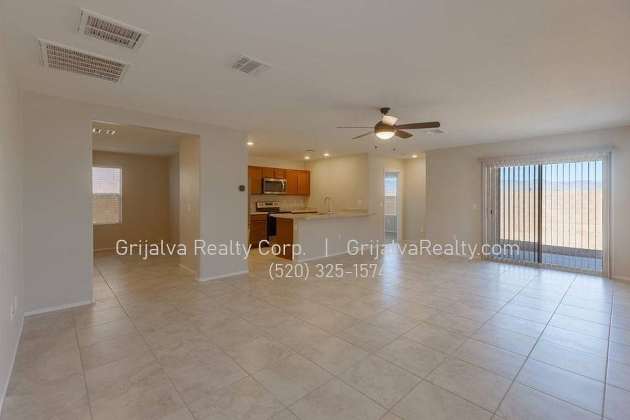 8749 E Pebble Stone Ln - Photo 2 of 19