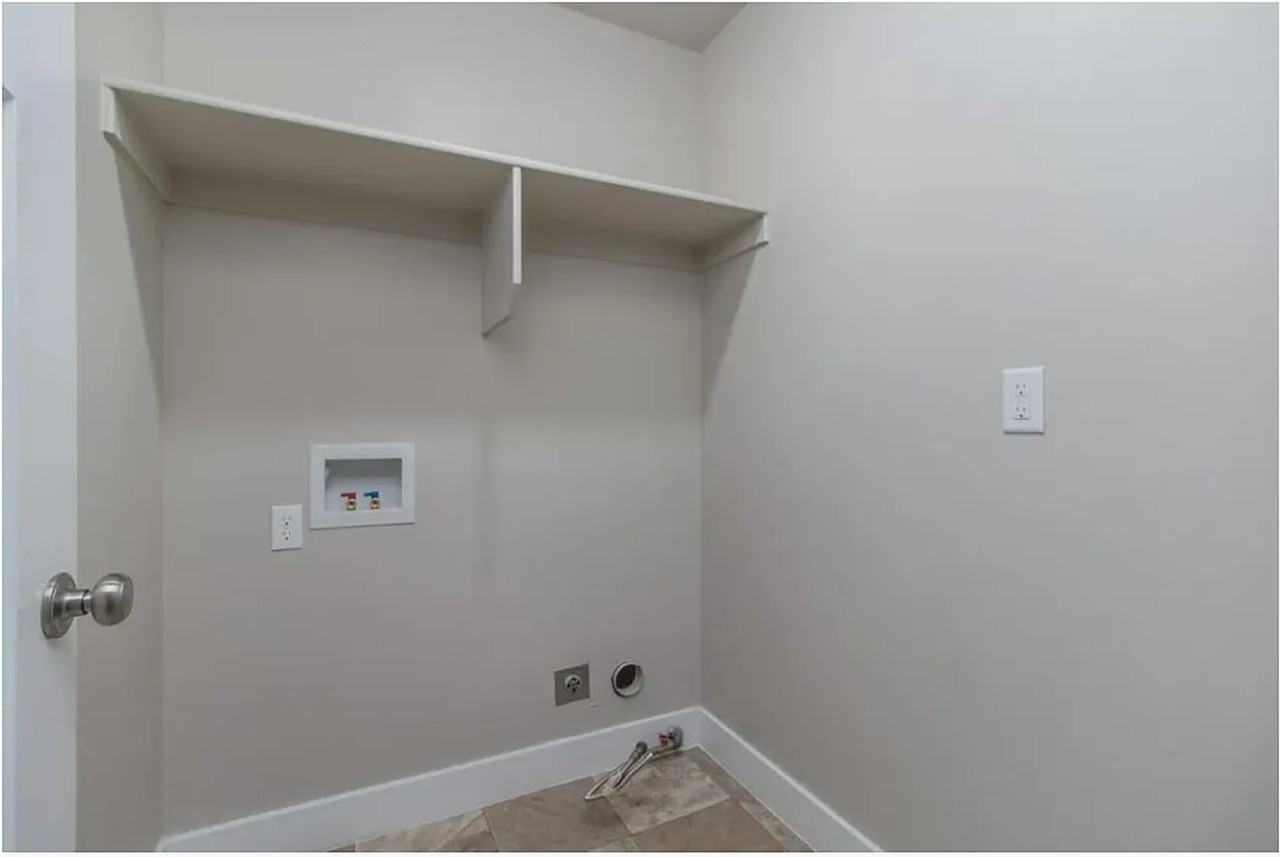 1511 W Pyrite Ln #B - Photo 2 of 10