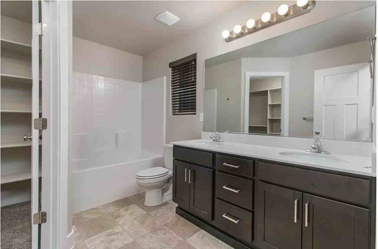 1511 W Pyrite Ln #B - Photo 3 of 10