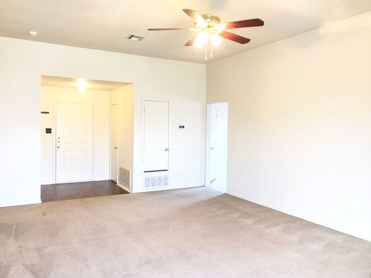 3401 Driftwood Dr - Photo 5 of 21