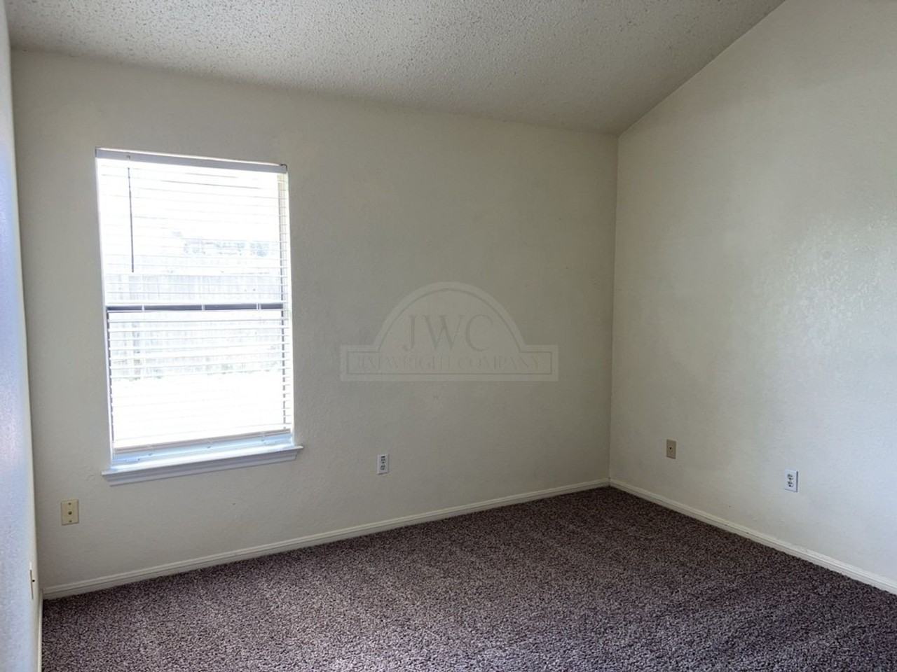 2224 Spicewood Dr - Photo 6 of 10