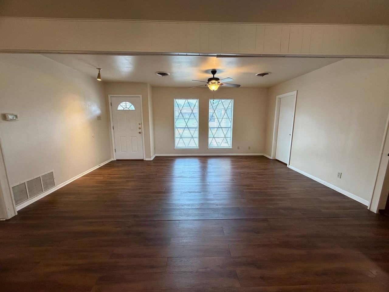 3403 Colony Dr - Photo 3 of 21