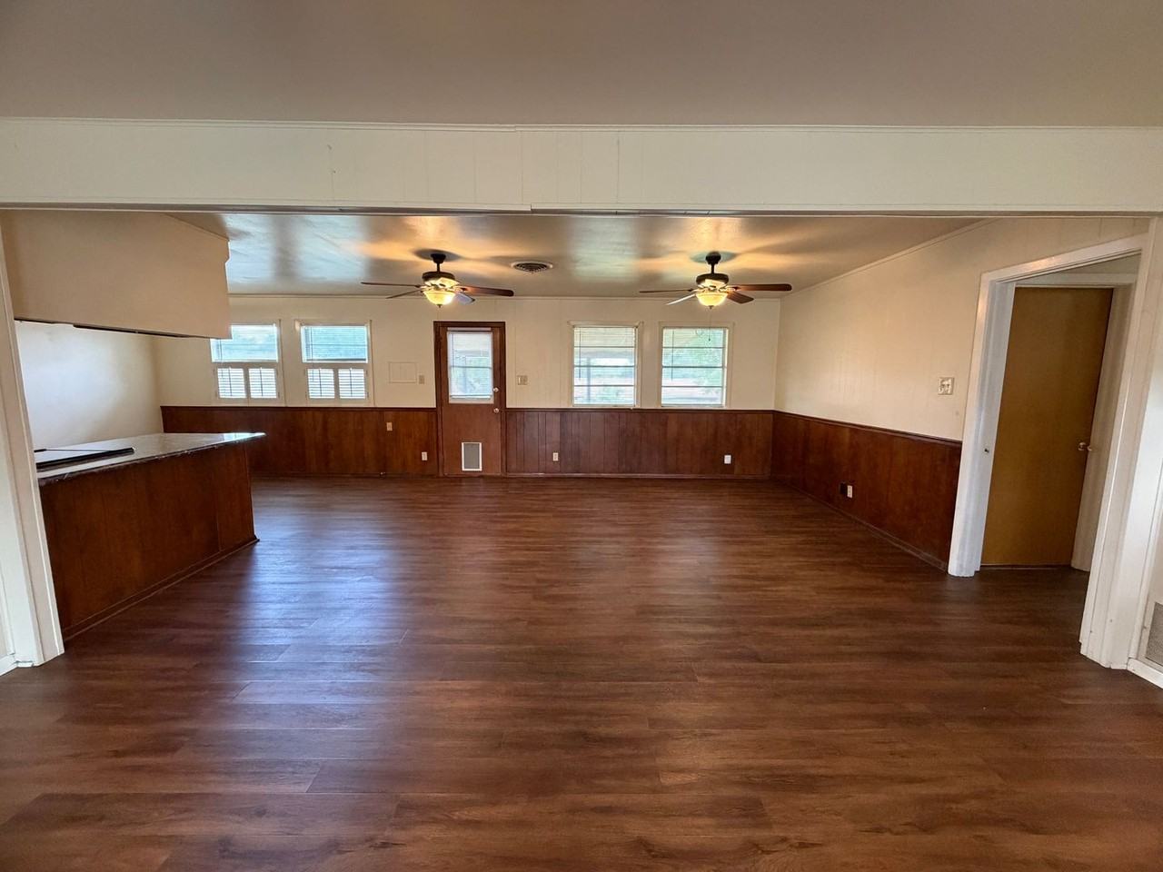 3403 Colony Dr - Photo 5 of 21