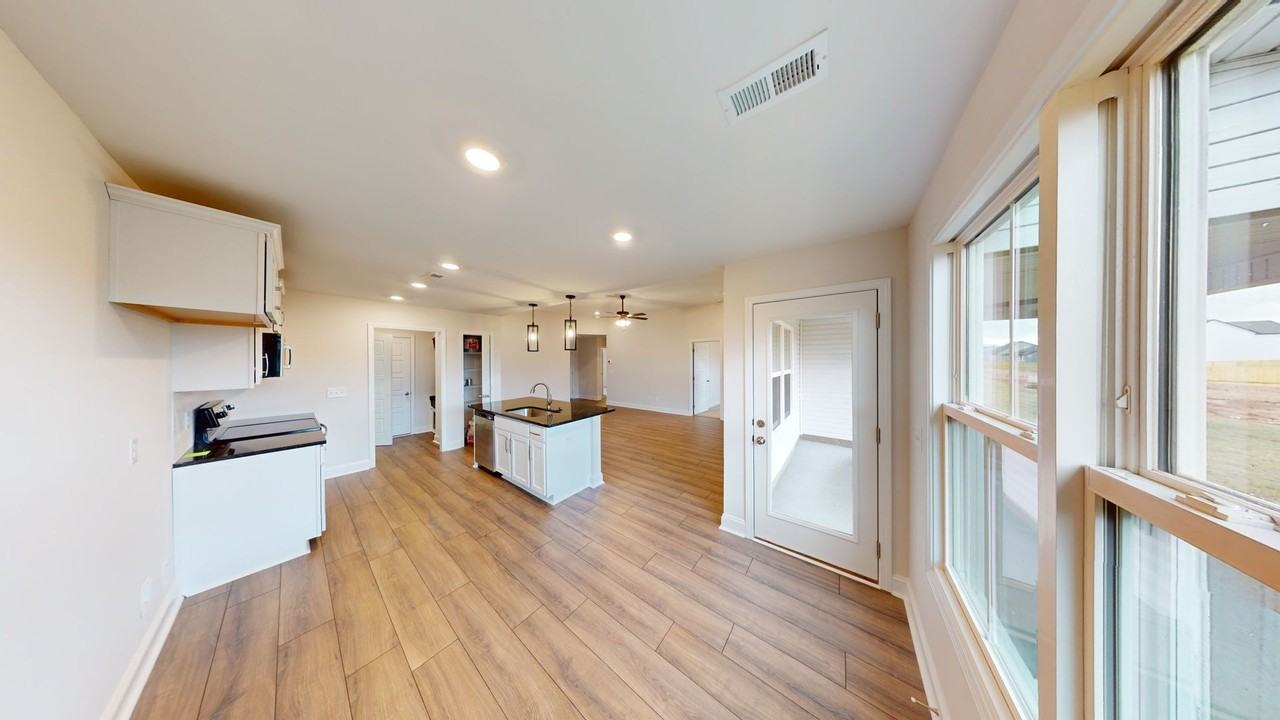 236 Donegal Dr - Photo 4 of 11