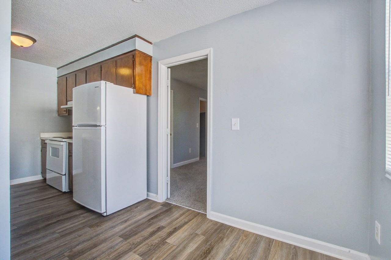 Jasper Apartments - Photo 7 of 17