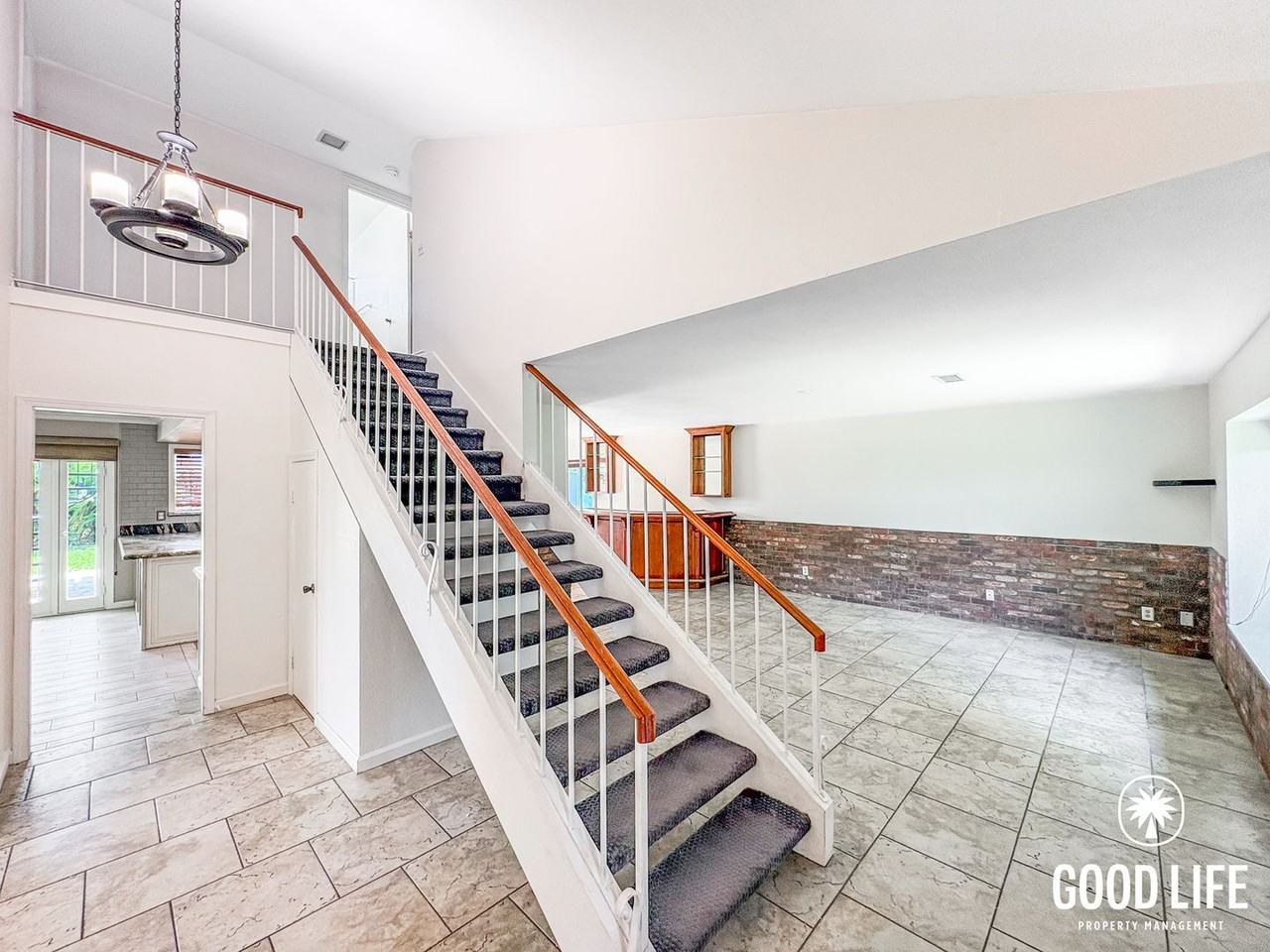 340 Penrod Ct - Photo 6 of 36