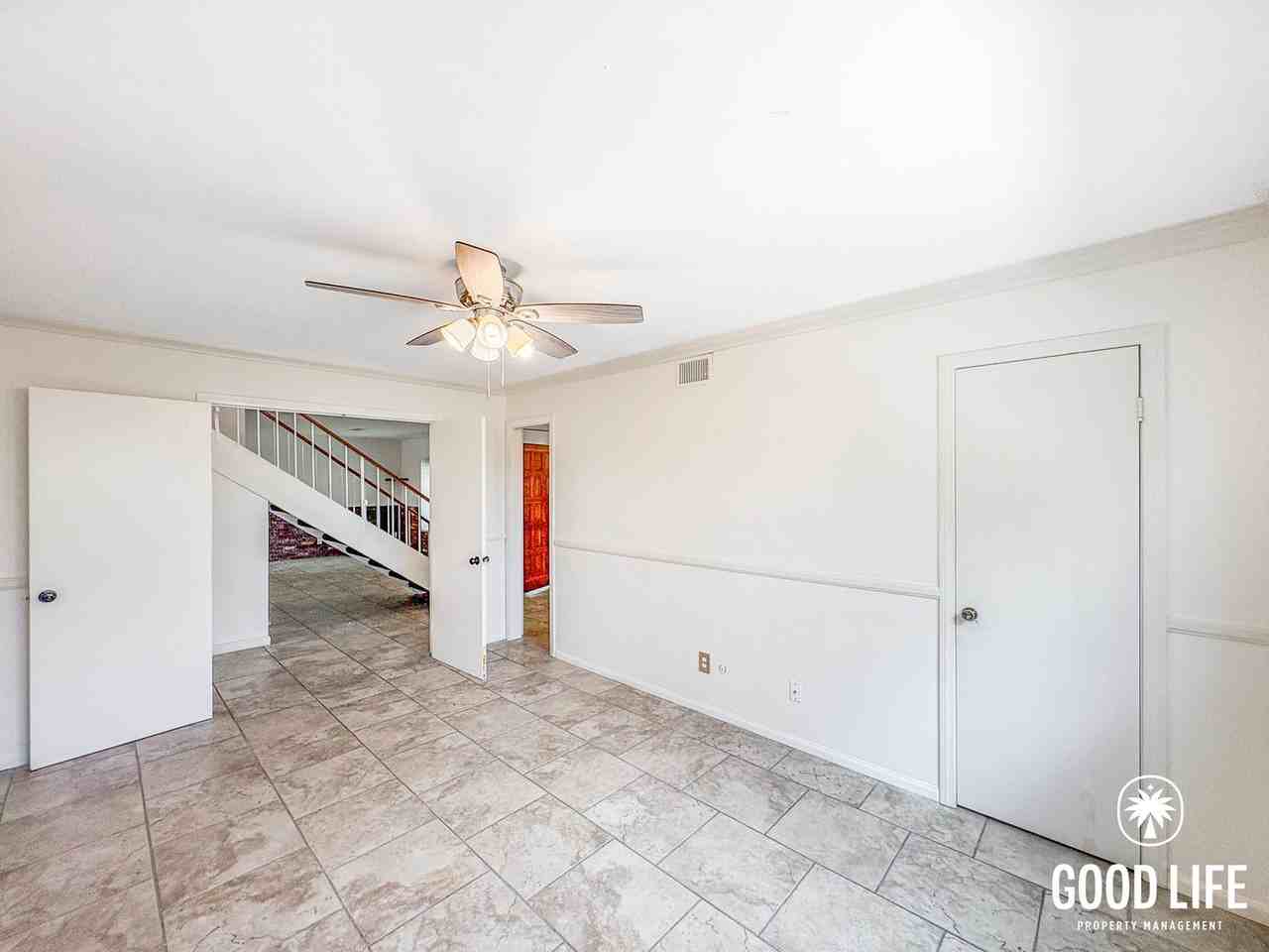 340 Penrod Ct - Photo 7 of 36