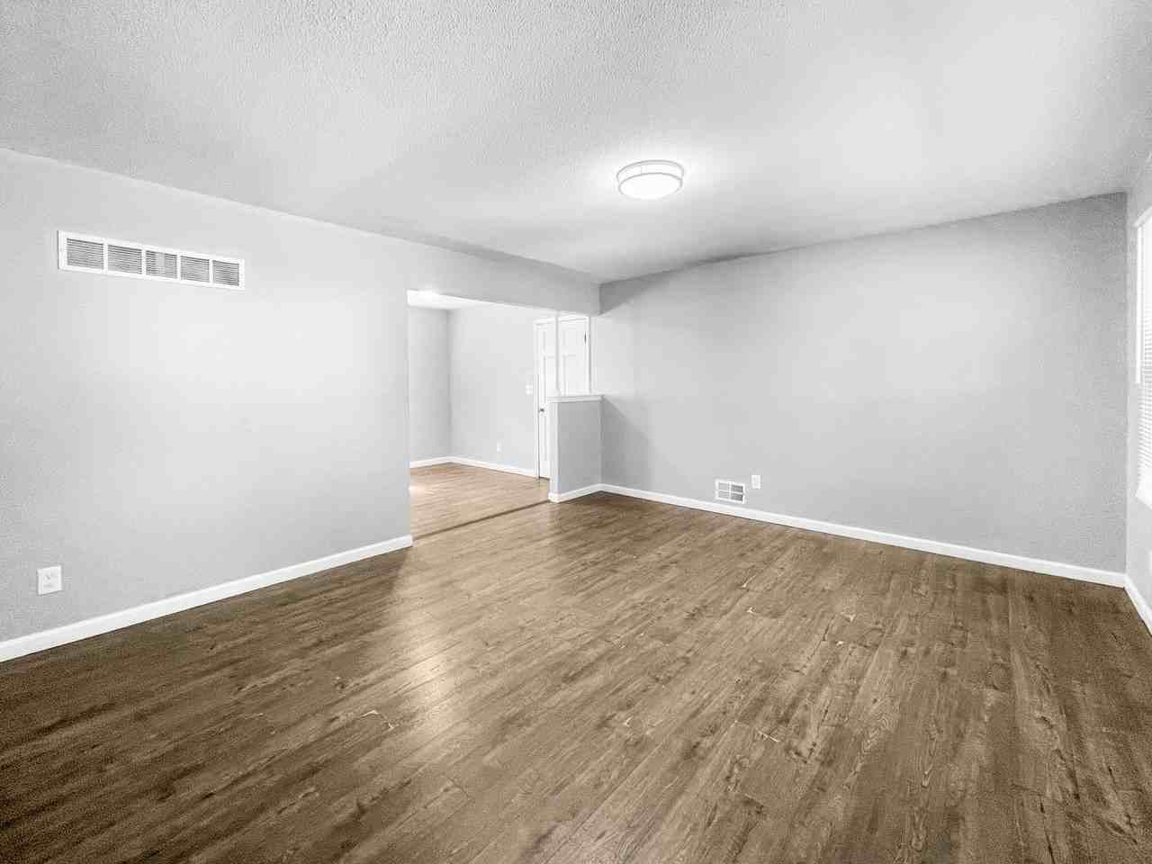 8307 Ditzler Ave - Photo 4 of 14