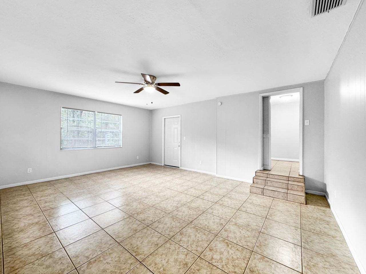 1510 S Miller Rd - Photo 6 of 17