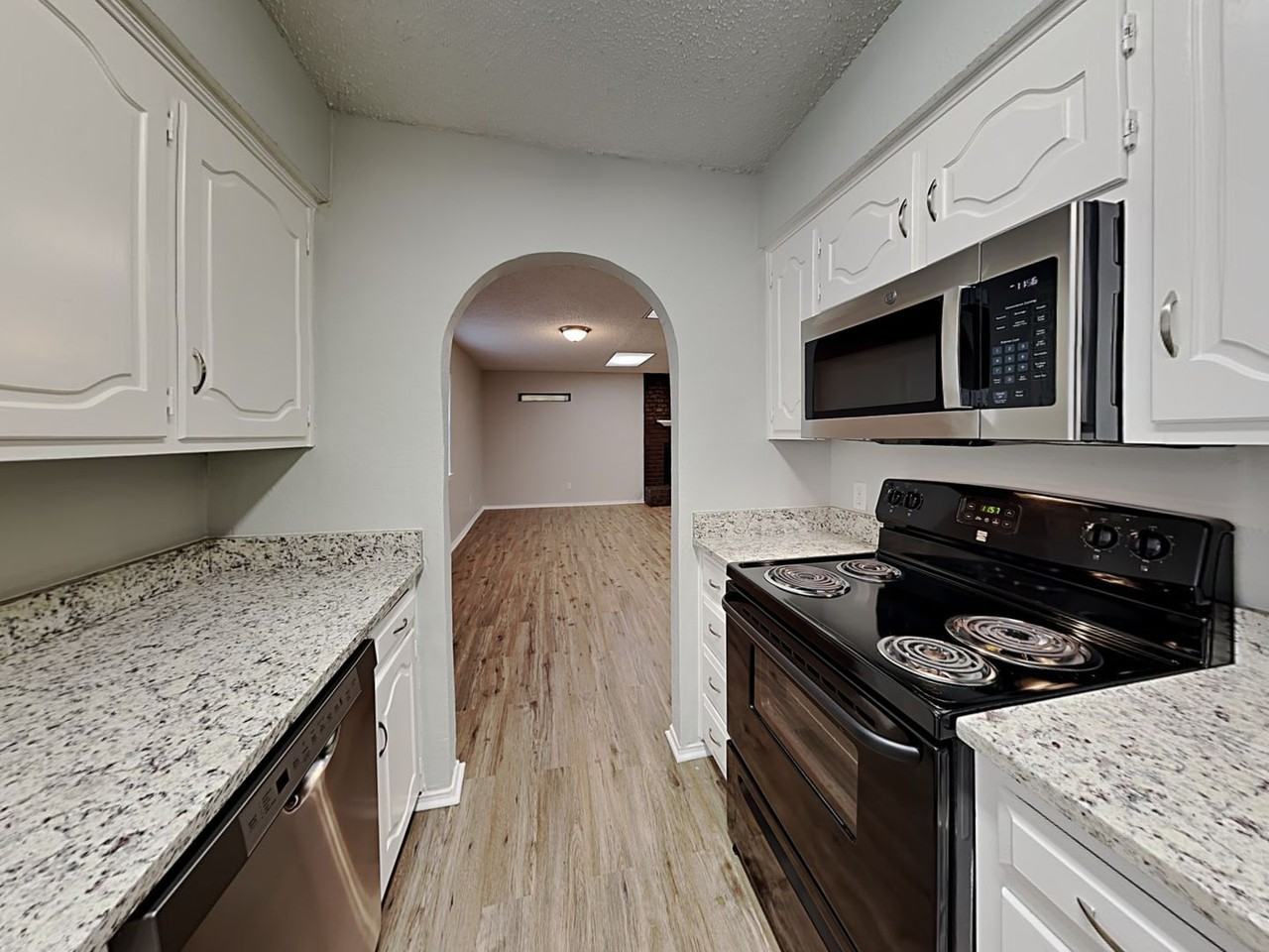 1349 Rutherford Dr - Photo 3 of 18