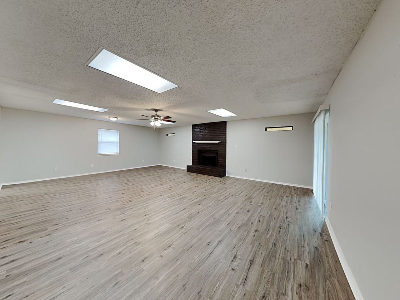 1349 Rutherford Dr - Photo 5 of 18