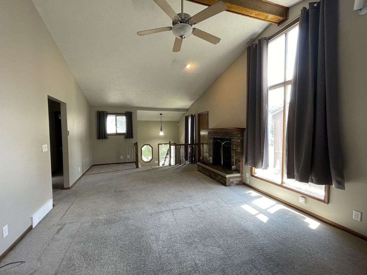 12814 S 28th Ave - Photo 2 of 14