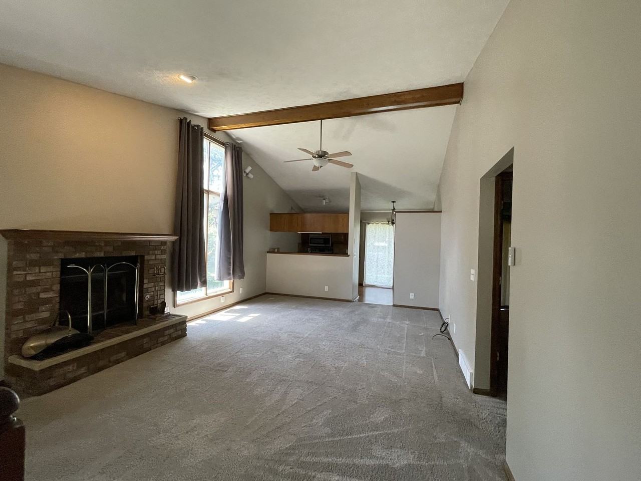 12814 S 28th Ave - Photo 3 of 14