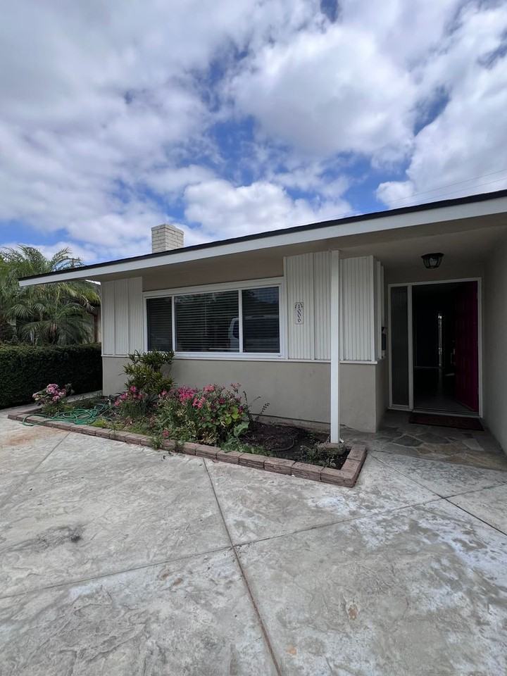 1006 E Brookdale Pl - Photo 2 of 4