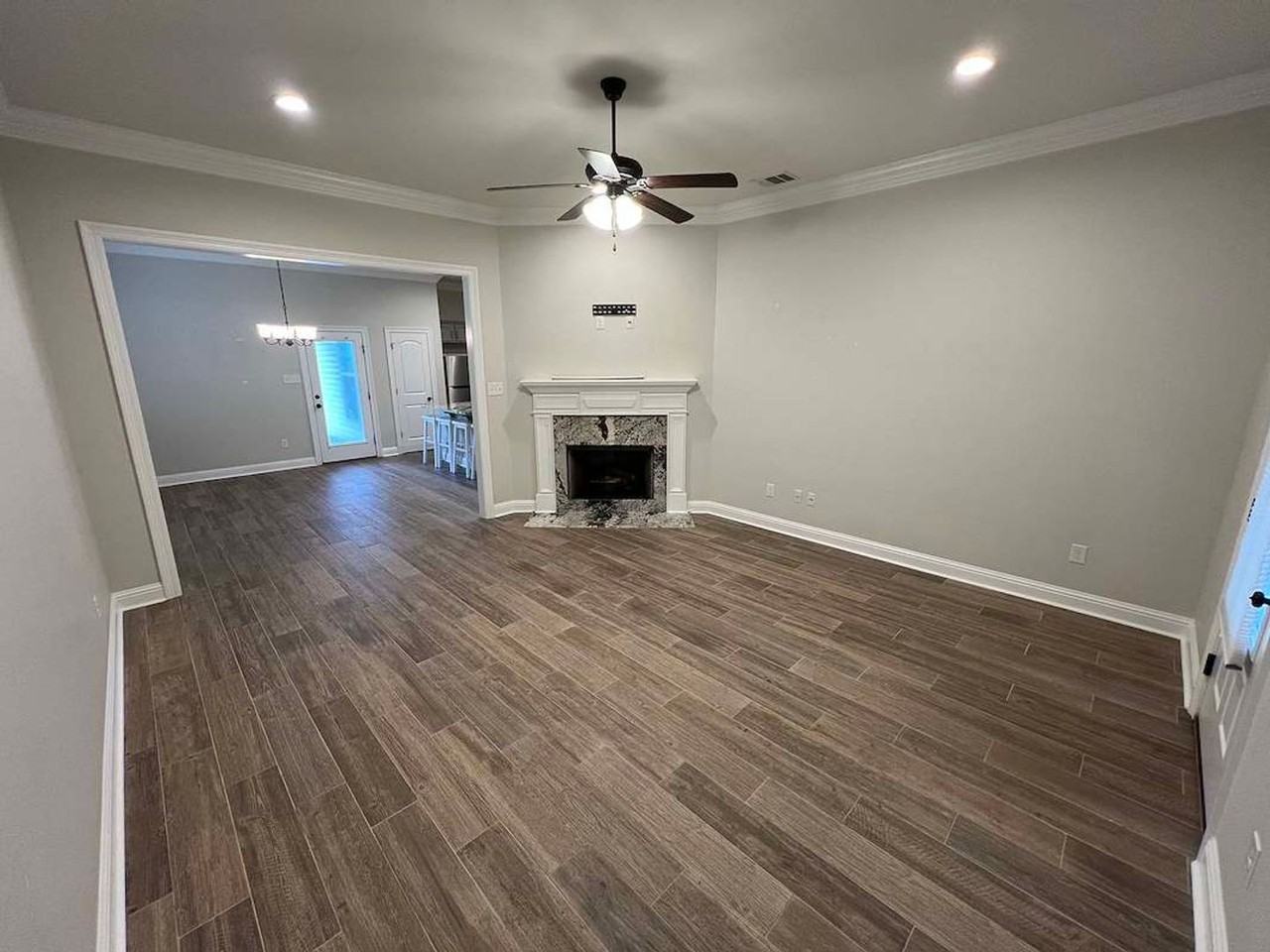 6212 Lake Edge Dr - Photo 4 of 43