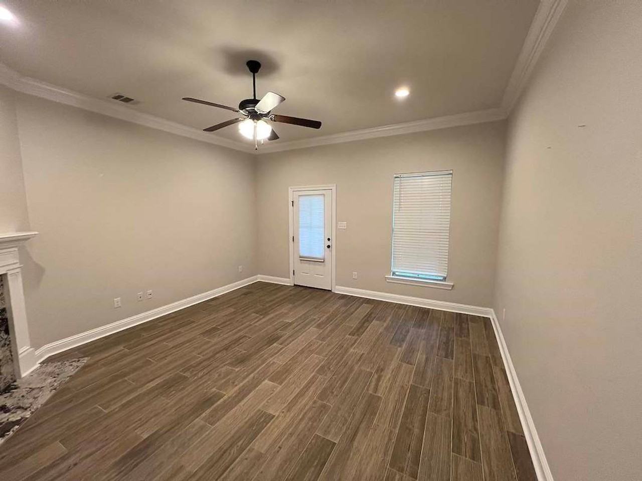 6212 Lake Edge Dr - Photo 5 of 43