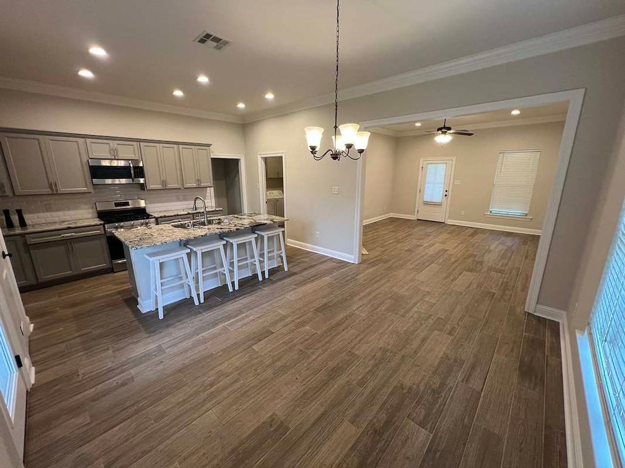 6212 Lake Edge Dr - Photo 6 of 43
