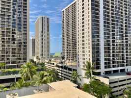 featured image of Liliuokalani Ave