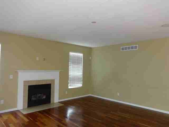 6167 Buckeye Pkwy - Photo 3 of 19
