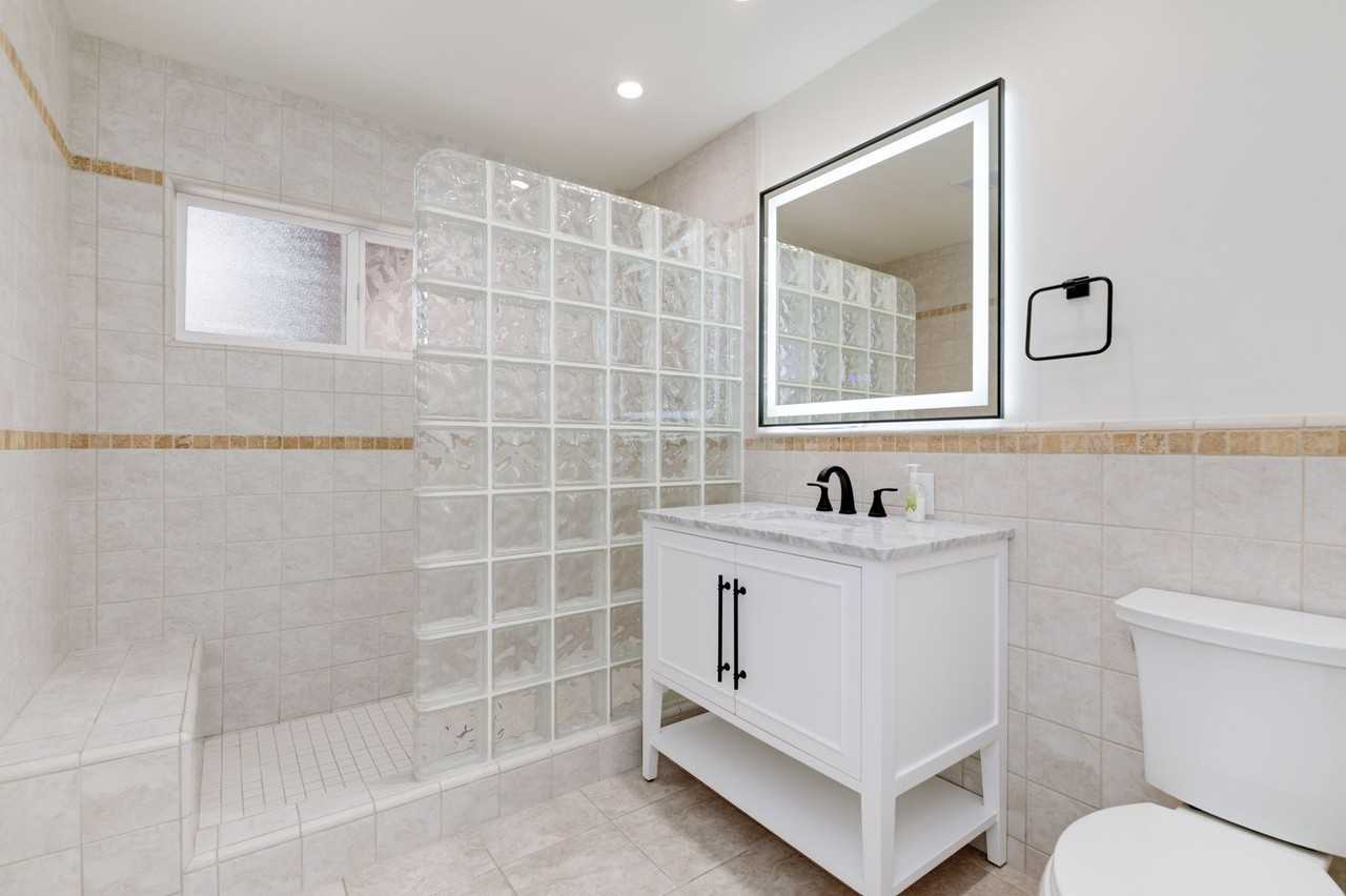 1058 3rd St - Photo 4 of 22