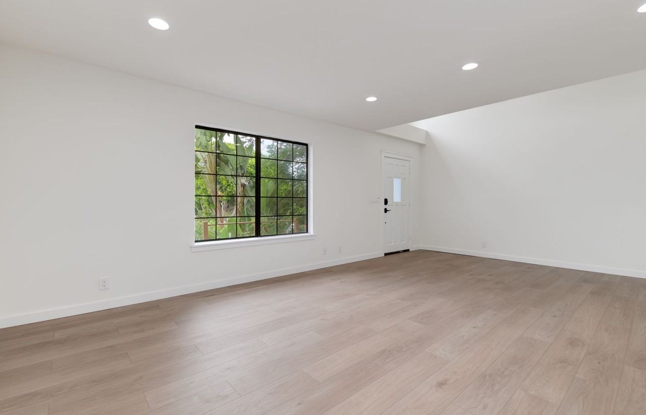 1058 3rd St - Photo 6 of 22
