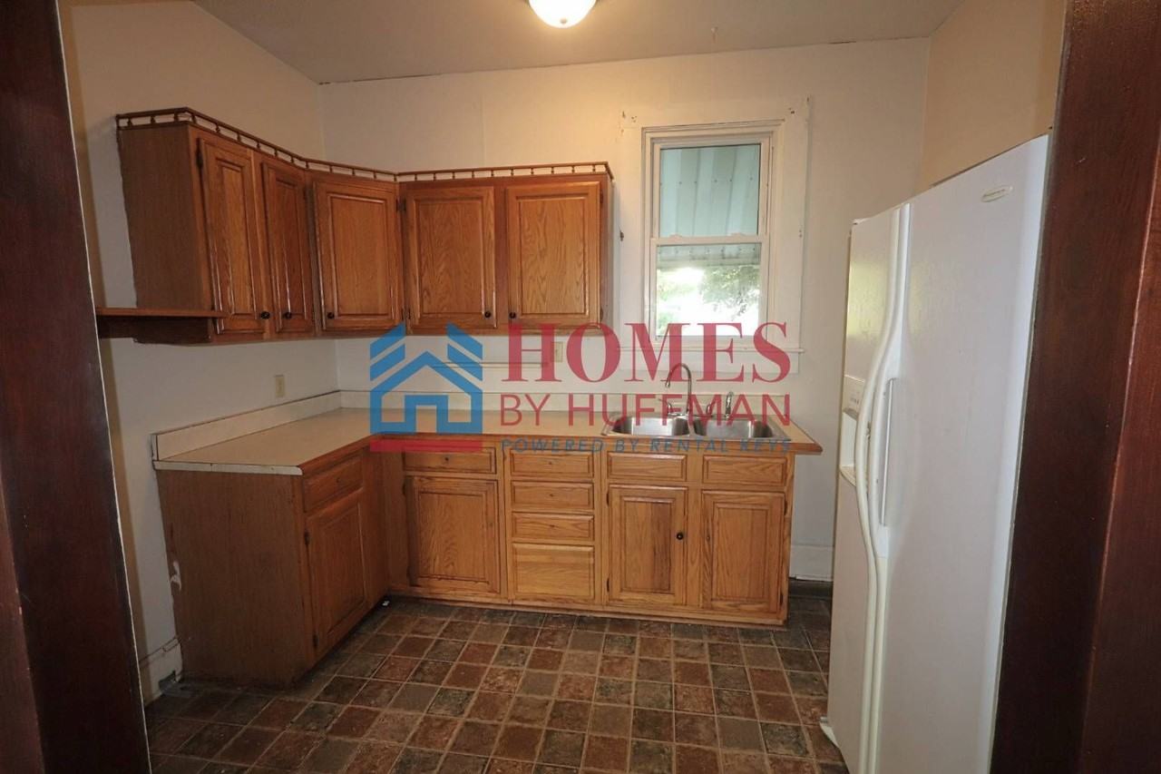 716 Bell Ave - Photo 5 of 17