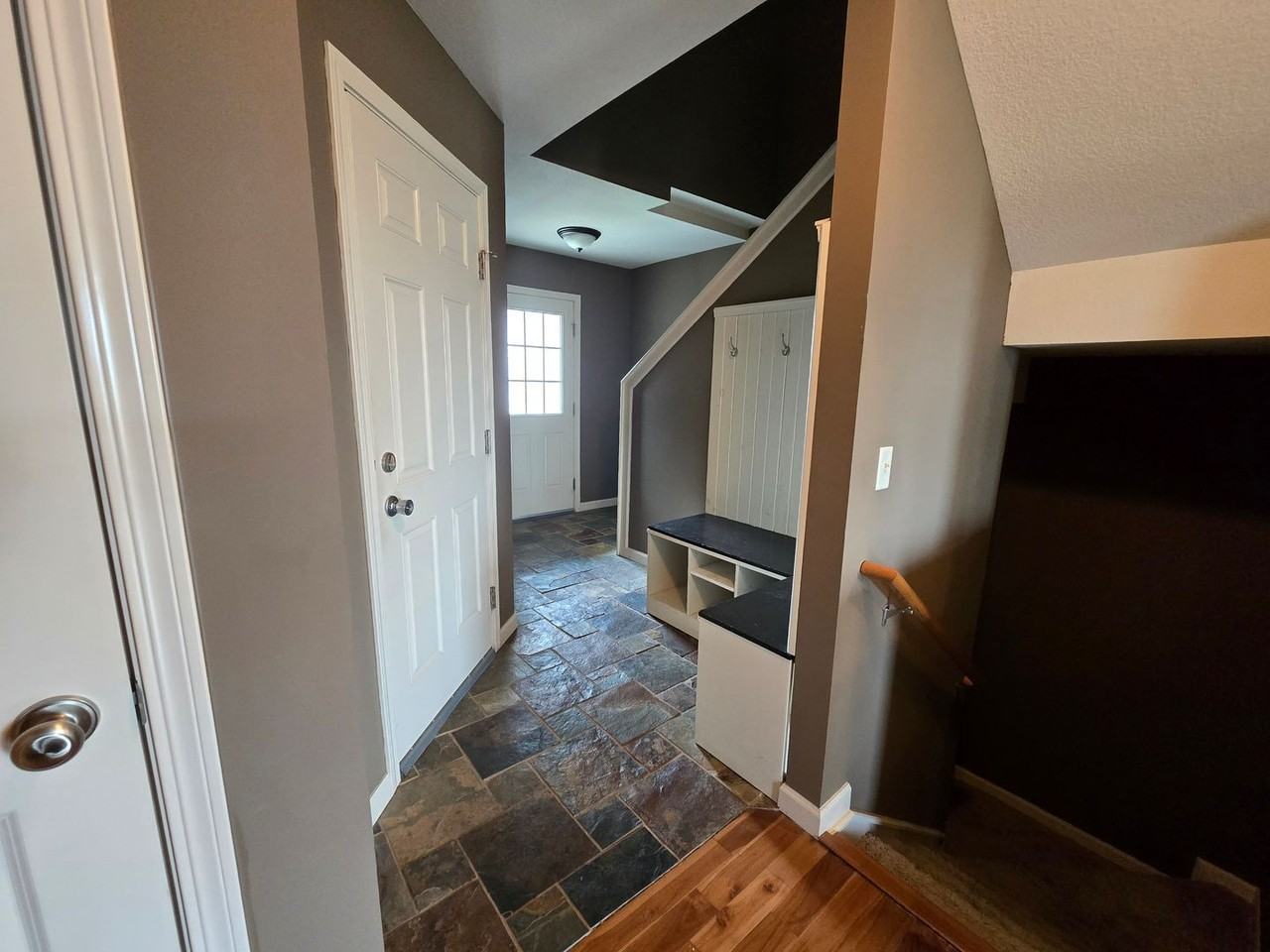 3526 Shepard Rd - Photo 2 of 18