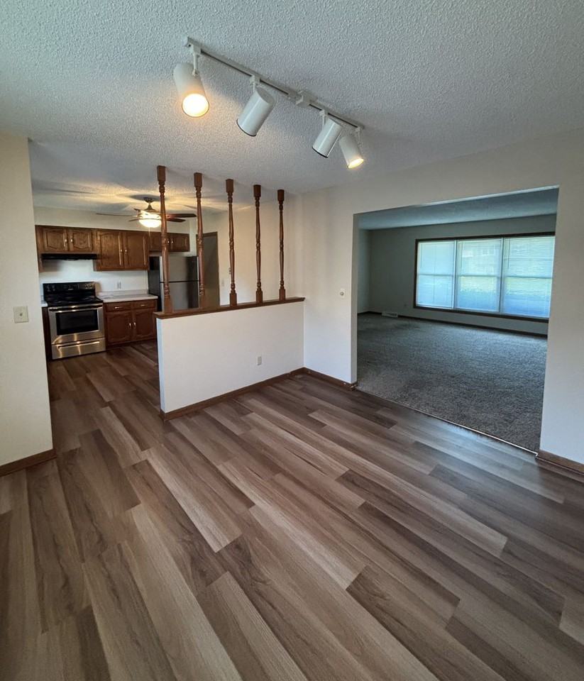746 Olympic Dr - Photo 6 of 14