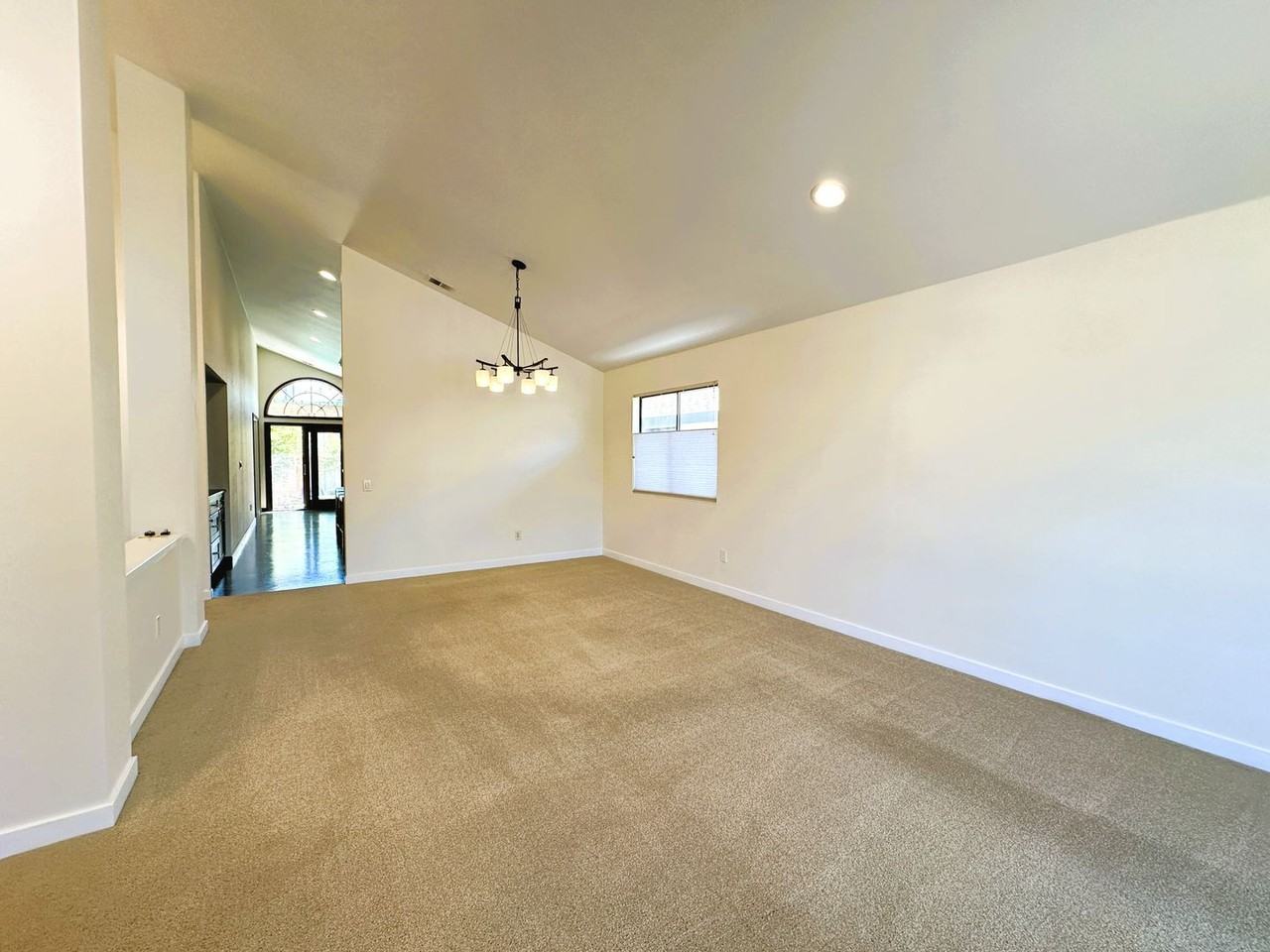 1413 Magnolia Ave - Photo 3 of 25