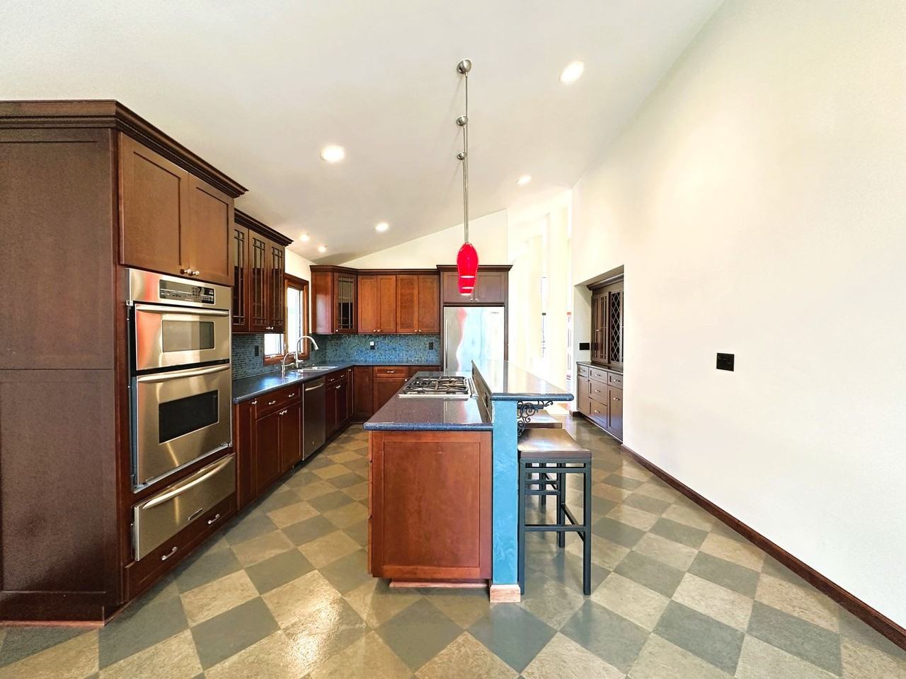 1413 Magnolia Ave - Photo 7 of 25