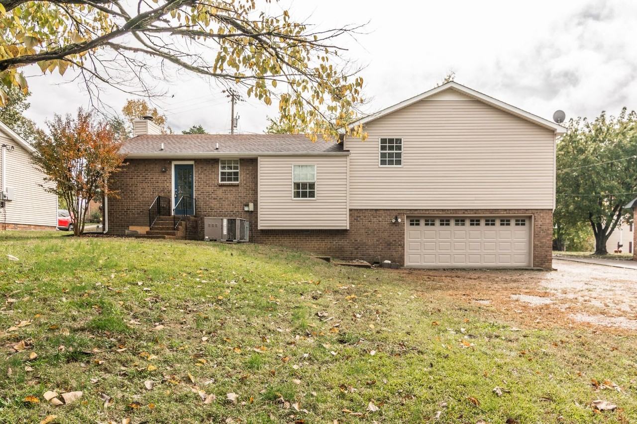 5216 Roxborough Dr - Photo 3 of 18
