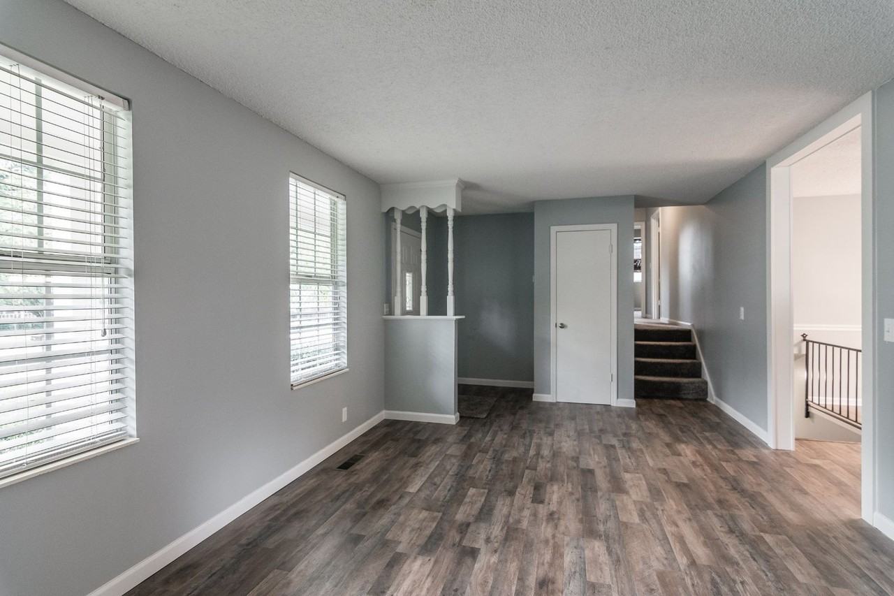 5216 Roxborough Dr - Photo 5 of 18