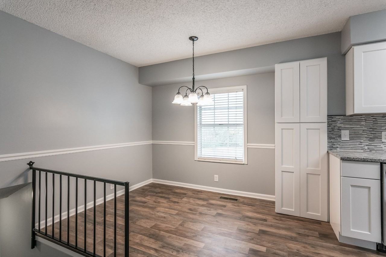 5216 Roxborough Dr - Photo 6 of 18