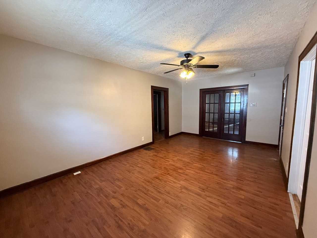 423 Eastern Ave - Photo 5 of 13