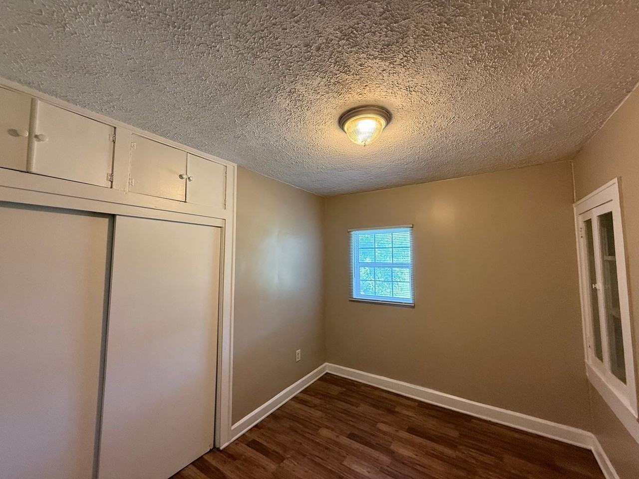 423 Eastern Ave - Photo 7 of 13