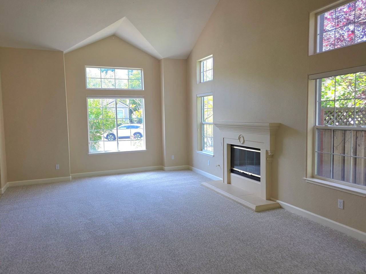 206 Murcia Ct - Photo 7 of 37