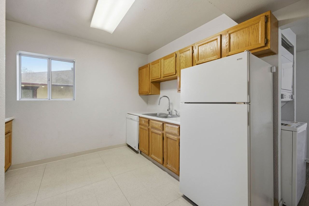 1619 11th Ave - Photo 7 of 16