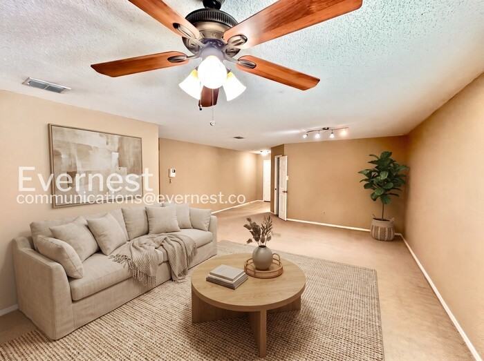 3422 Lipizzan Dr - Photo 5 of 27