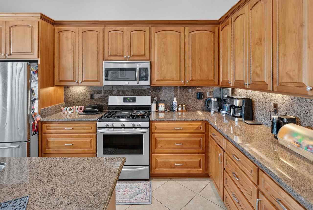 1528 Knoll Park Gln - Photo 3 of 36