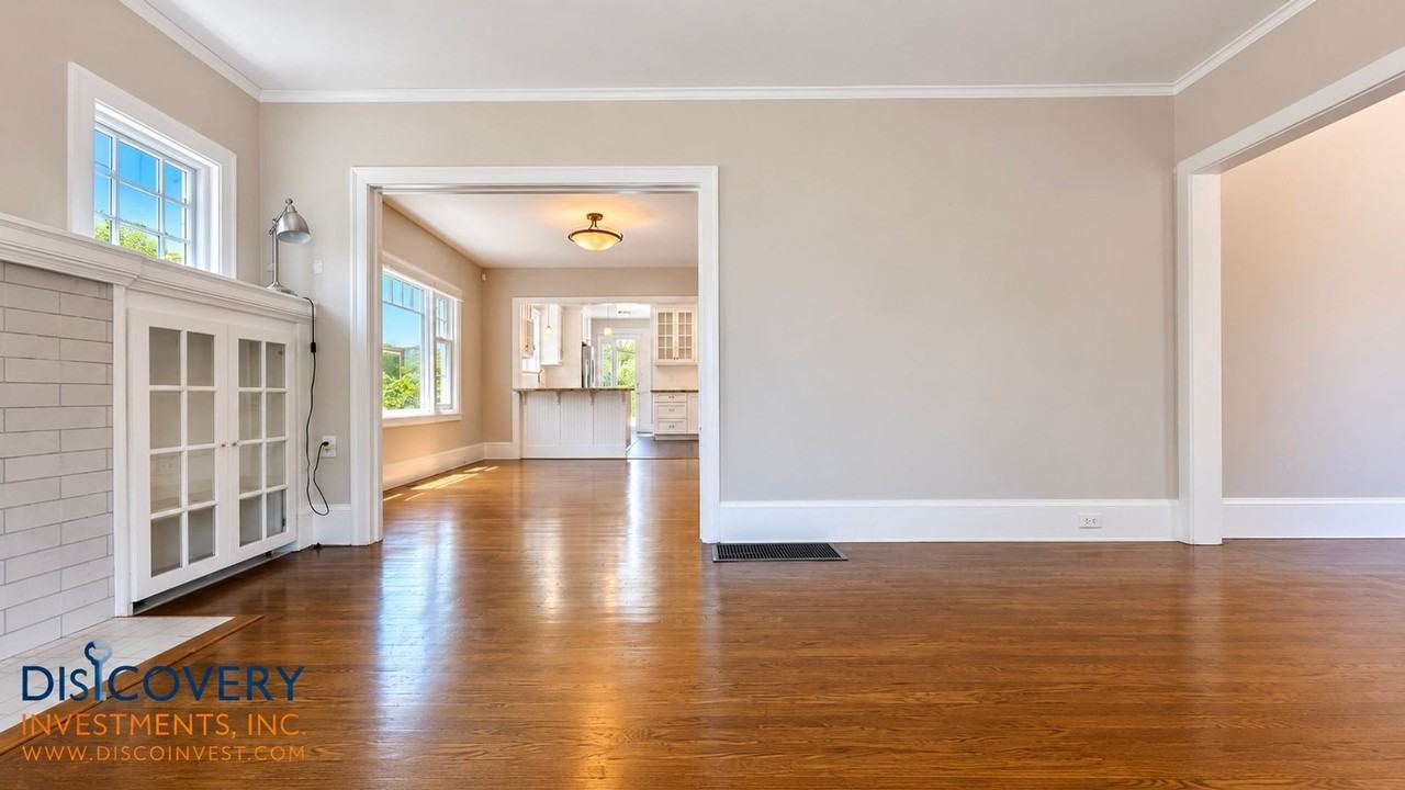 4517 Pleasant Valley Ct N - Photo 7 of 35