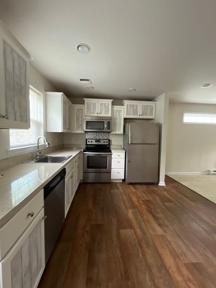 336 Central Park Ave - Photo 5 of 14