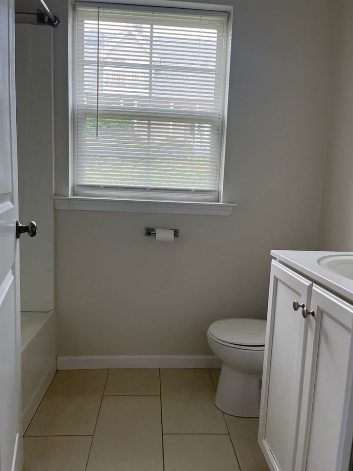 336 Central Park Ave - Photo 7 of 14
